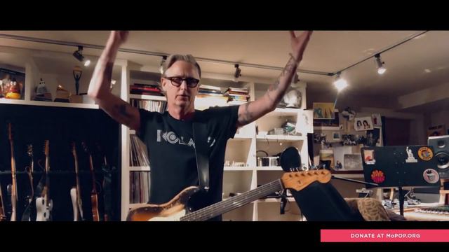 Pearl Jams Eddie Vedder Mike McCready and Jeff Ament honoring Alice In Chains