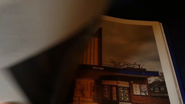 London's Underground (The Story of the Tube) by Oliver Green - Beautiful Book review смотреть онлайн