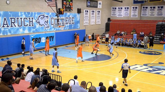 Adris DeLeon AKA 2Hard2Guard Takes MarShon Brooks To Brooklyn At 2012 NIKE PRO CITY смотреть онлайн