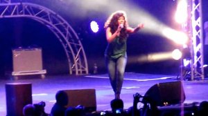 Calais live Amel bent