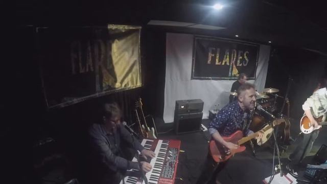 Sergeant Pepper - The Flares смотреть онлайн