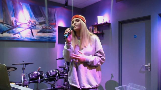 Lorna смотреть онлайн