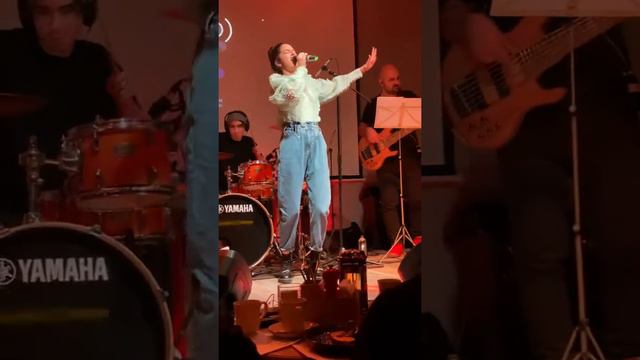 Eva Avakyan - Unstoppable смотреть онлайн