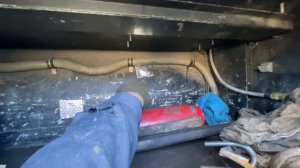 НЕ СМОГ СНЯТЬ РУЛЬ !!! Установка дополнительных фар на Freightliner, переделка выхлопной системы