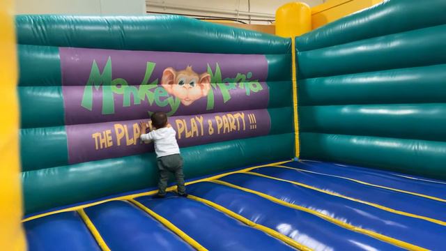 Norbu and Tenzin- Jumping time смотреть онлайн