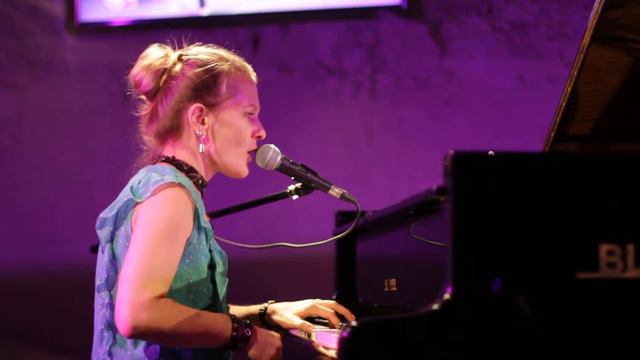 Оля Пулатова- Дзен (Urban Music Hall, 14.09.2018) смотреть онлайн