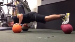 Basketball Press-Ups