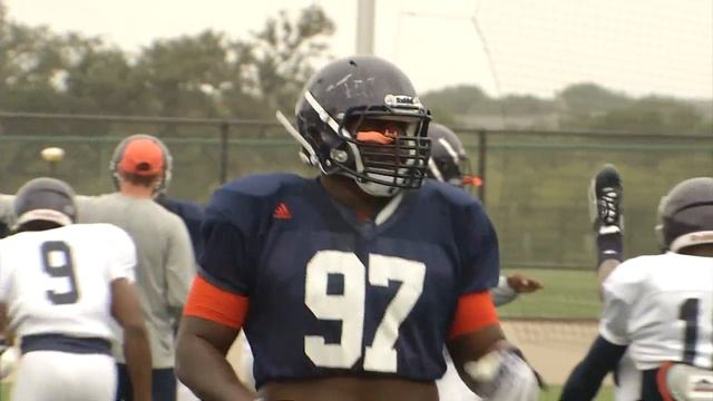 Coach Duane Dunkley, Ashaad Mabry, Darryl Morris and Malcolm Brown visit Max Sports смотреть онлайн