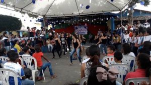 Grupo de dança da Escola Gato de Botas (Coreografia - Bailando de Enrique Iglesias)