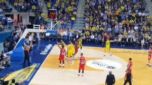 Tribünleri tahrik eden Derrick Williams'a Jan Vesely'nin haddini bildirdiği müthiş anlar 🔥