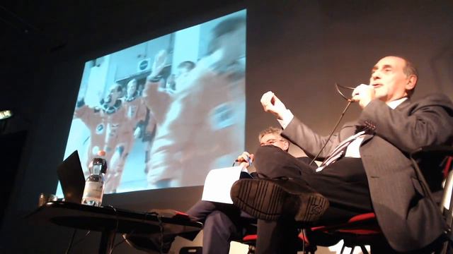 La Luce della Notte - Umberto Guidoni смотреть онлайн