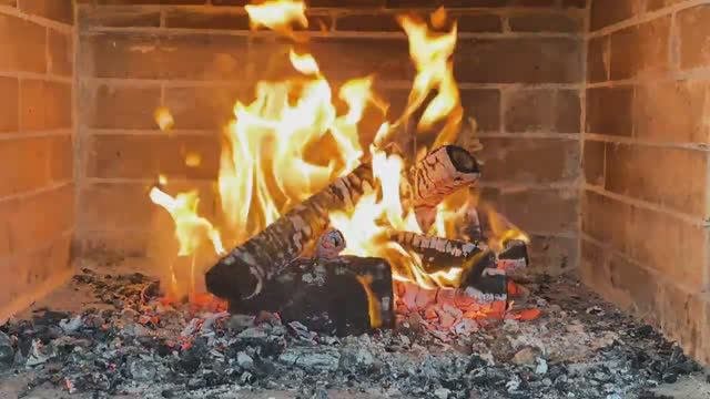 Завораживающие языки огня...