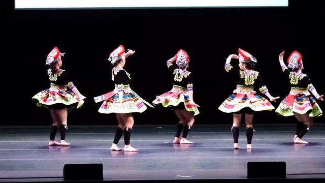 Snowflakes @ Pablo Center Performance Art Theater смотреть онлайн