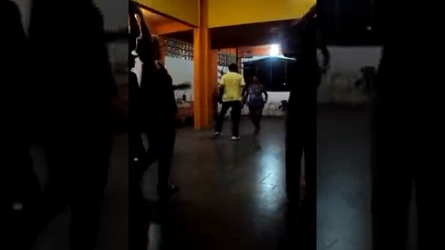 AULA DE SALSA EM LINHA ESTILO L.A. - ADALBERTO MORGADO E ALÊ ROCHA смотреть онлайн