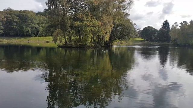 Rouken Glen Park смотреть онлайн