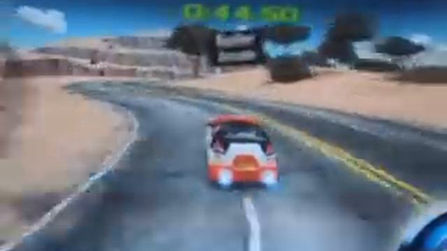 Giovanna jogando RALLY POINT смотреть онлайн