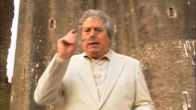 Terry Jones «Medieval Live» (2004) 7 Outlaws | Террі Джонс «Середньовічне життя» Розбійники 18хв58с смотреть онлайн