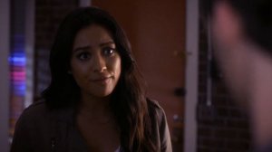 Pretty Little Liars - Emily Talks To Ezra About Aria Deleting Nicole's Call - "Exes and OMGs" (7x08