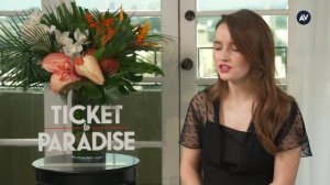 Ticket To Paradise star Kaitlyn Dever on George Clooney and Julia Roberts