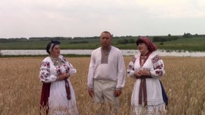 Лірична пісня "Над лугами і над нивами" виконує тріо "Калинове намисто" Корделівський СБК
