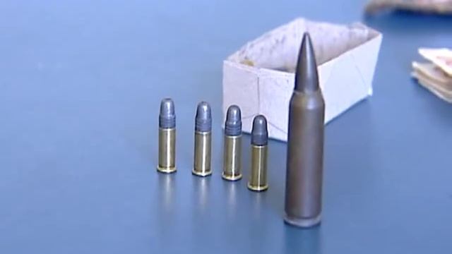 Homem tenta enforcar a ex-mulher смотреть онлайн