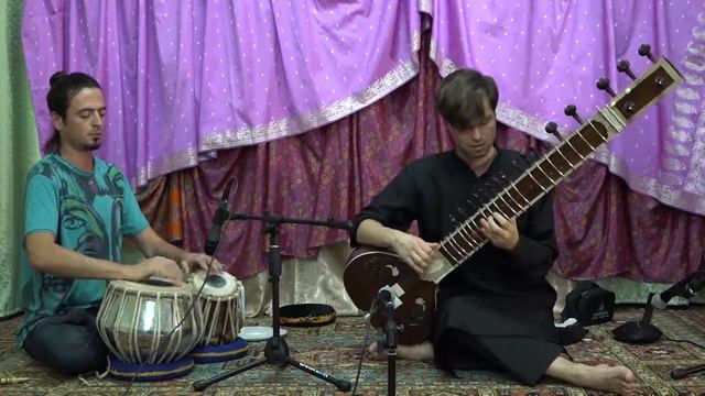 Ragas Shivaranjani and Bhairavi. Matyas Wolter & Serhan Baki. 27.10.14