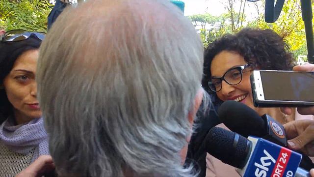 Sabatini: "Contratto di Totti? Entro due giorni si risolve. Chi vuole andare via lo faccia" смотреть онлайн