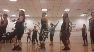 Zumba with Ellie - Haverot shelach - omer adam