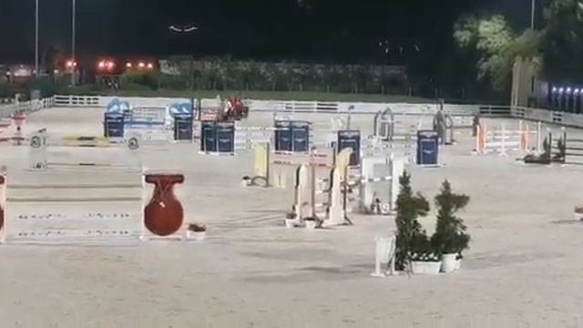 Владимир Туганов на Тулуме одержали победу в маршруте до 150 см. в Абу - Даби смотреть онлайн