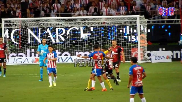 PELEA Miguel Ponce vs Osvaldo Martinez | Clásico Tapatio | Chivas vs Atlas 1-0 смотреть онлайн