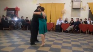 laura sastria y carlos estigarribia bailando "milonga de mis amores"