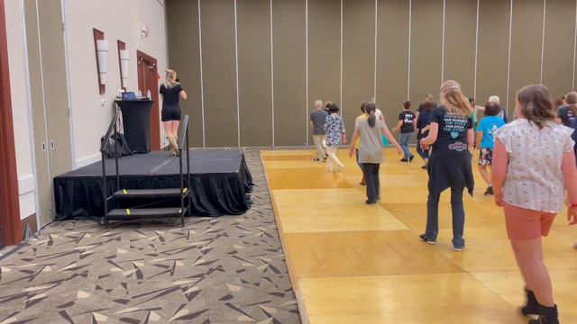 Gotta Be Country by Fiona Murray and Roy Hadisubroto @ 2023 Line Dance Marathon смотреть онлайн