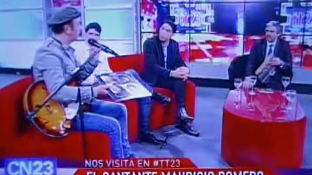 MAURICIO ROMERO muestra discos del mundo de The Beatles en TV смотреть онлайн