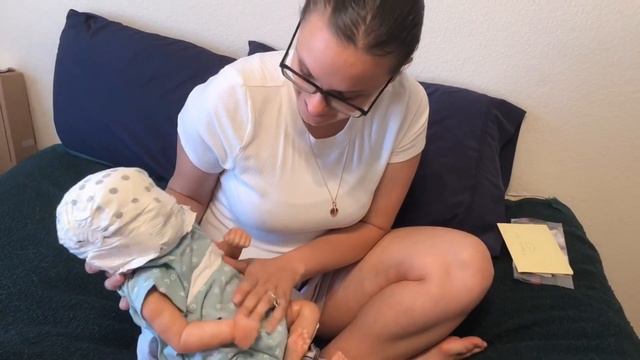 Is my doll hurt?! 😱 Reborn Baby Doll Box Opening SOLE Grayson by Bonnie Brown смотреть онлайн