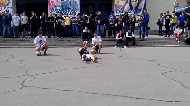 "Своими силами 2012" Футбольный фристайл.mp4