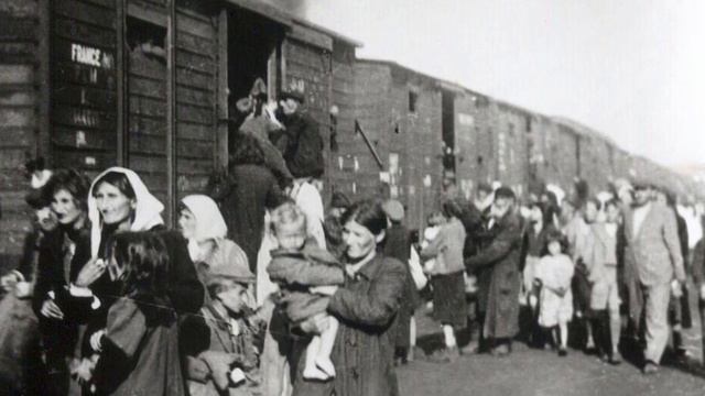 Auschwitz Survivor Explains How The Holocaust Began with Words смотреть онлайн