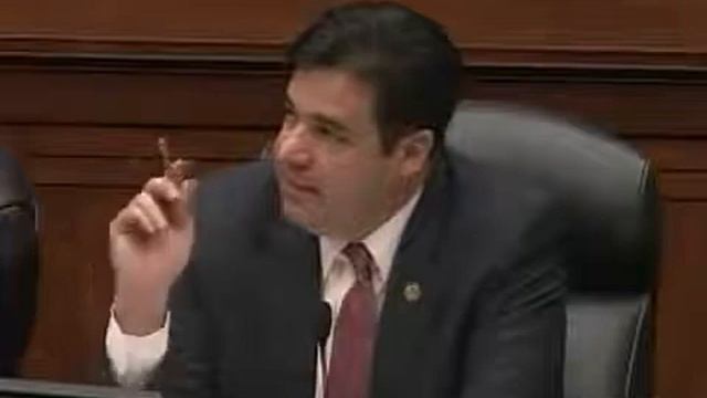 My Congressman, Raul Labrador, Kicking Eric Holder's Butt Over Fast and Furious! смотреть онлайн