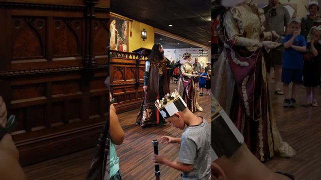 Mom getting knighted at Medieval Times смотреть онлайн