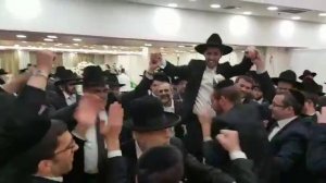 ח"כ יעקב אשר משתתף בחתונת דוד וורצמן עוזרו הפרלמנטרי של ח"כ אורי מקלב