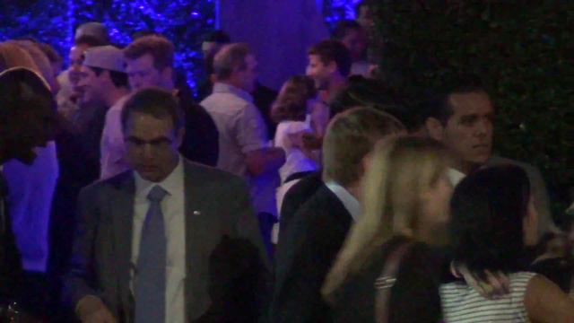 Ron Livingston and Rosalind DeWitt outside ArcLight Theatre in Hollywood greeting fans смотреть онлайн