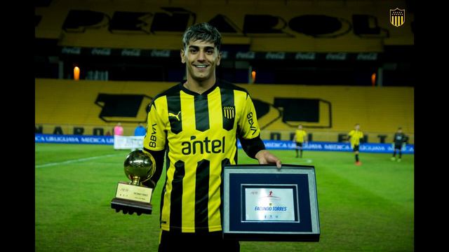 GRAN GESTO de Luis Suárez con  Facu Torres en la Selección смотреть онлайн