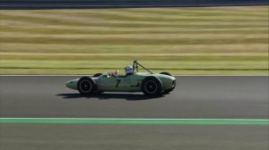 Jenson Button, Martin Brundle & Johnny Herbert race Stirling Moss' vintage F1 cars!