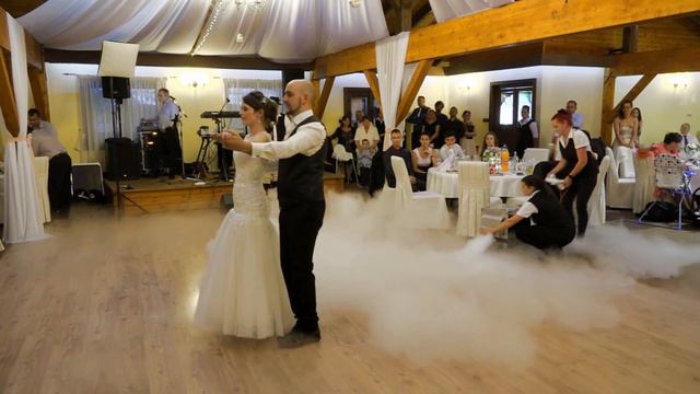 Andrea & Vince | Esküvői nyitótánc | Ed Sheeran & Andrea Bocelli - Perfect Symphony | Wedding Dance смотреть онлайн