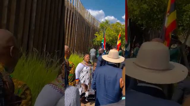 Museveni warmly welcomed in S.A смотреть онлайн