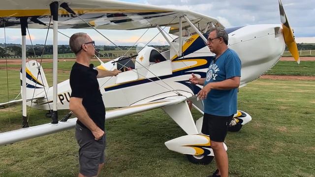 Conhecendo o Bücker Bü 131 Lerche com Alexandre Wenzel смотреть онлайн