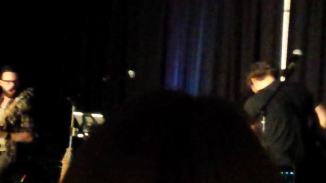 Mark Sheppard Playing Drums at Den Con смотреть онлайн