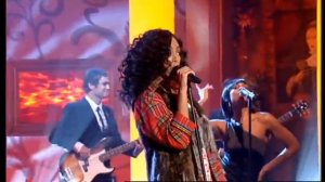 Solange Performs Sandcastle Disco on the Paul O'Grady Show