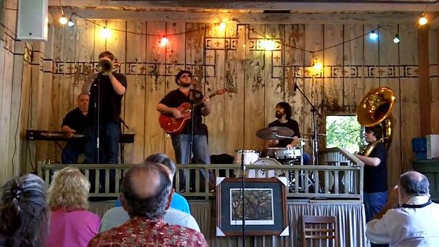 Casey Saba and Detective Fish play "What a Wonderful World" by Louis Armstrong смотреть онлайн