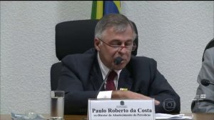 Ex-diretor de abastecimento da Petrobras Paulo Roberto Costa é preso