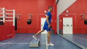 Румынская тяга на 1 ноге с ротацией